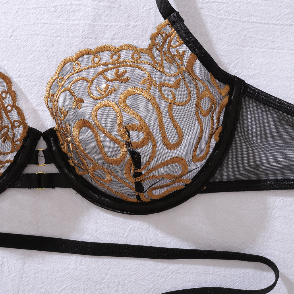Embroidered perspective gathering shaping thin and sexy lingerie thong set