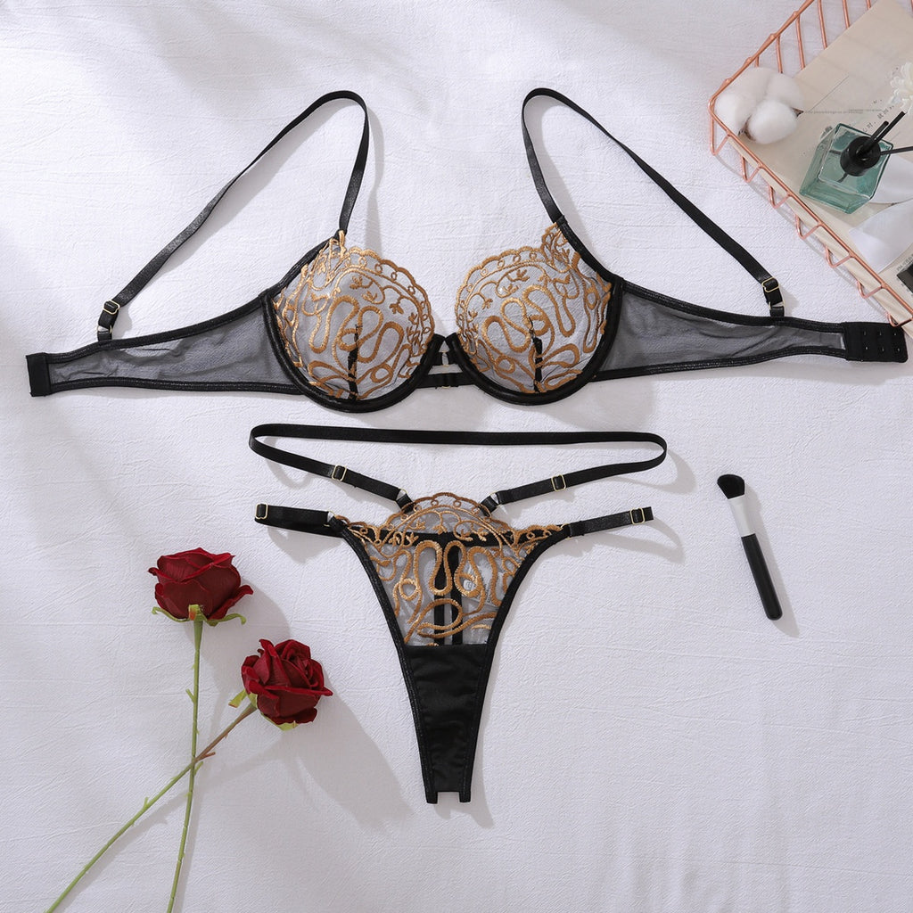Embroidered perspective gathering shaping thin and sexy lingerie thong set