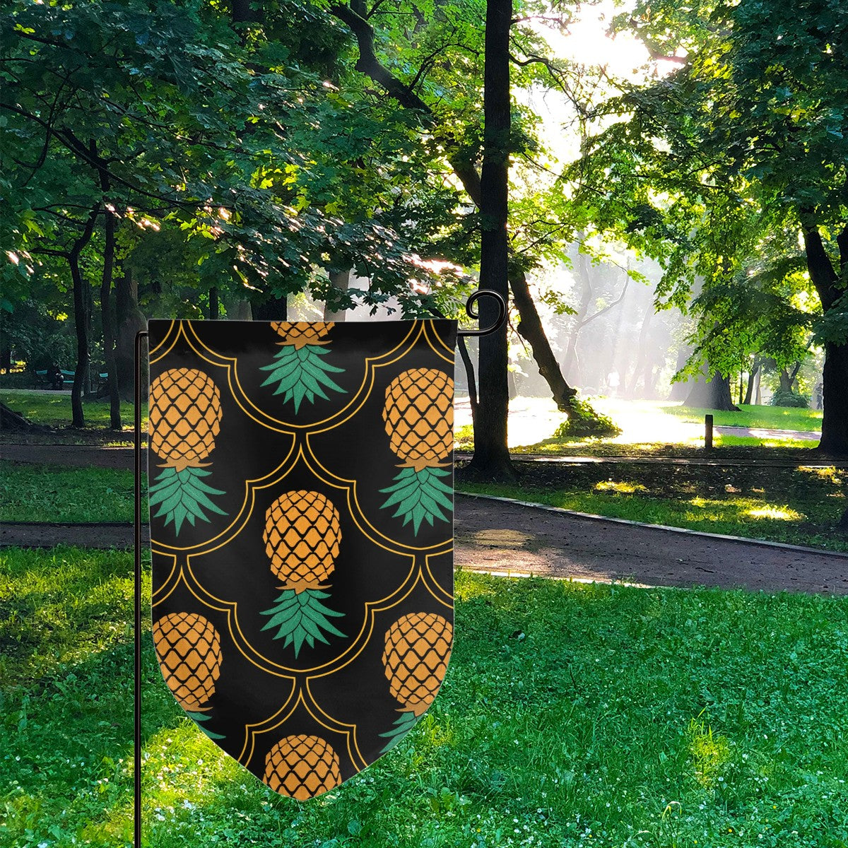 Upside-Down Pineapple Elegant Round Corner Garden Flags