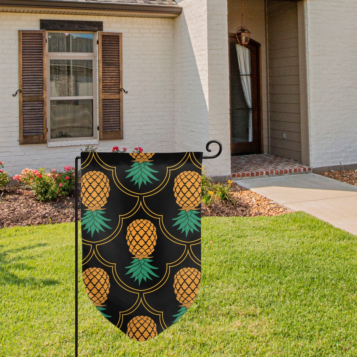 Upside-Down Pineapple Elegant Round Corner Garden Flags